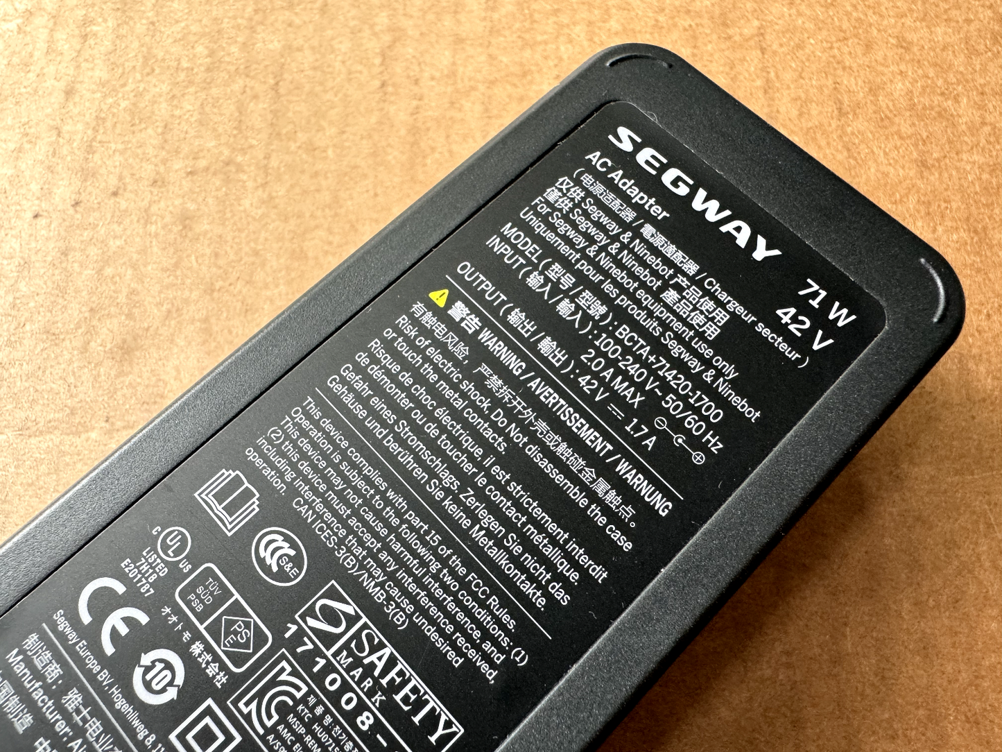 SEGWAY Overnight Li-ion Battery Charger For VANMOOF S2, X2. 71W. UK plug