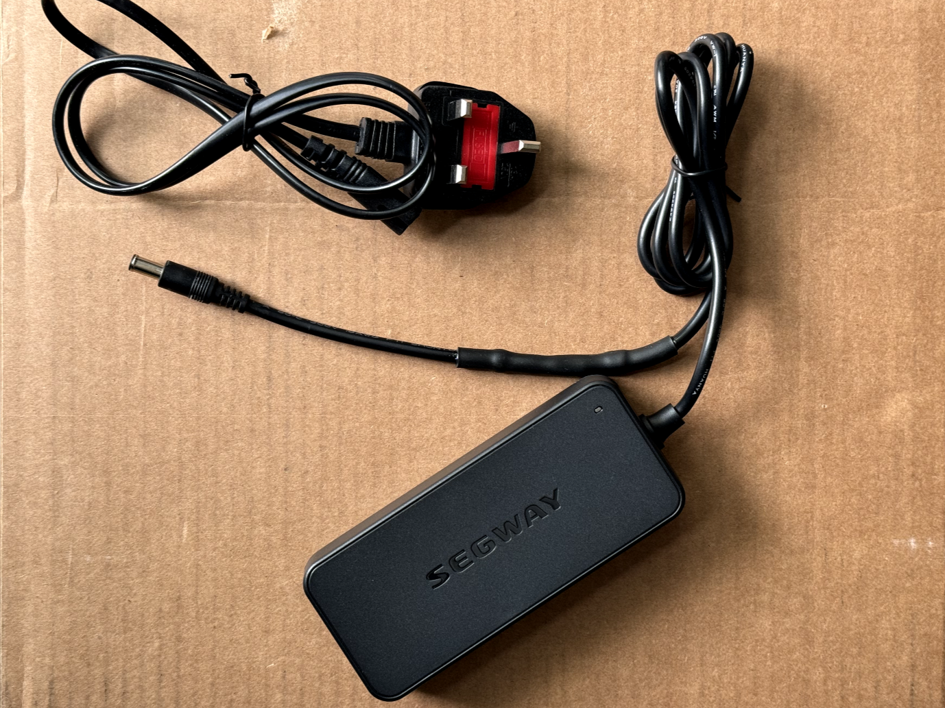 SEGWAY Overnight Li-ion Battery Charger For VANMOOF S2, X2. 71W. UK plug