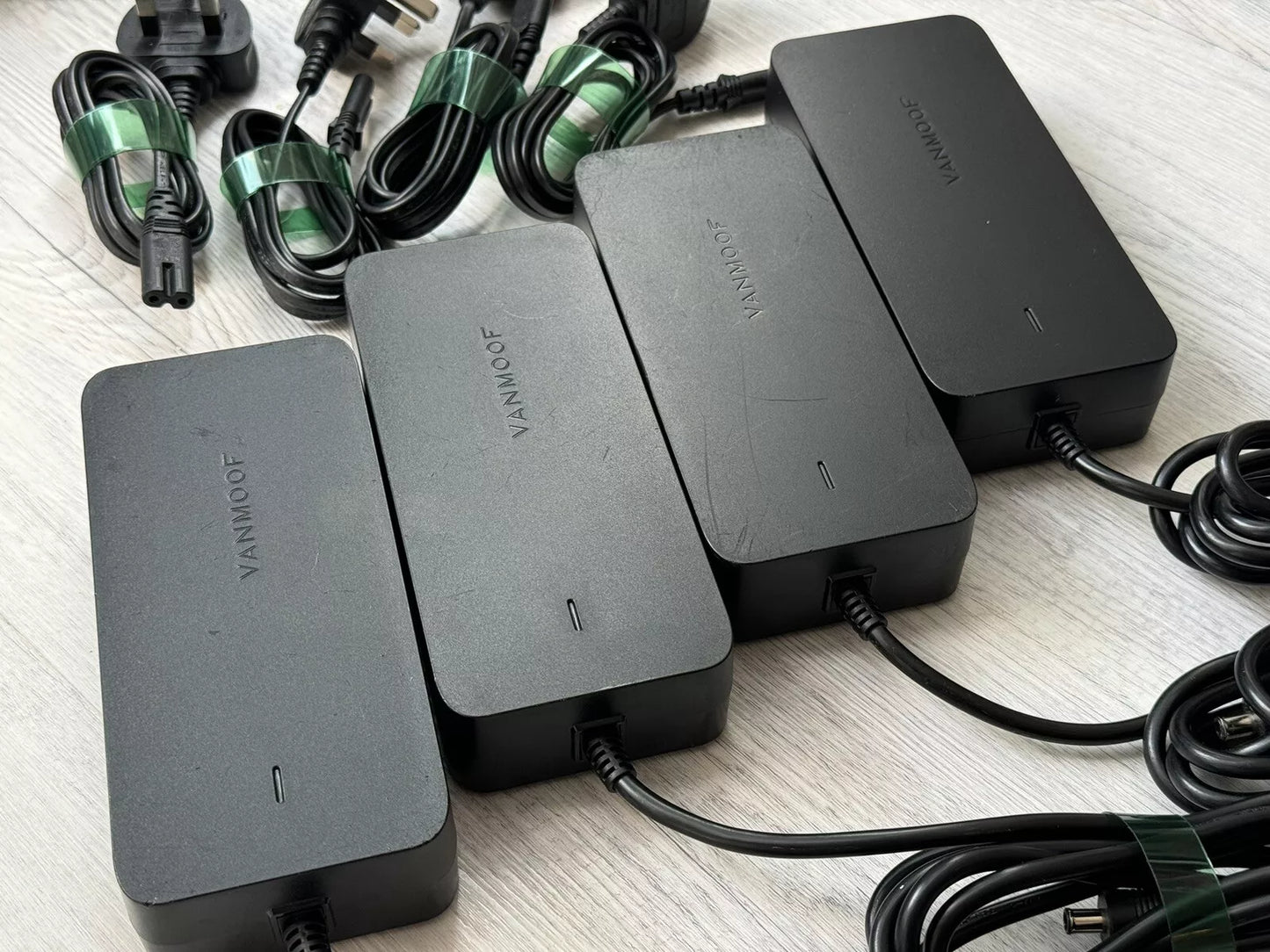 VANMOOF Genuine Li-ion Battery Charger For S3, X3, S4, X4. UK plug. Refubrished