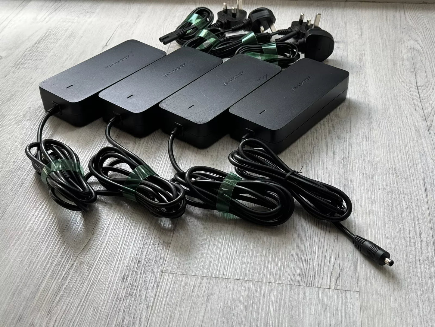 VANMOOF Genuine Li-ion Battery Charger For S3, X3, S4, X4. UK plug. Refubrished