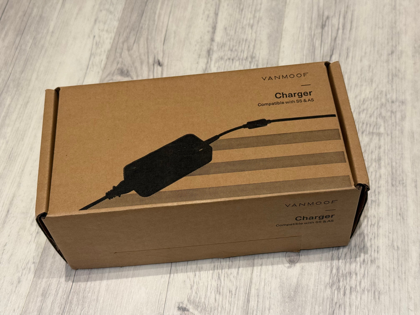 VANMOOF Main Battery Charger For S5, A5, S6, S6 Open. 2Amps. UK plug